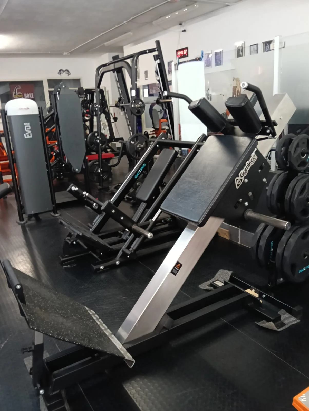 Hack Squat Gymleco 244 nella sala Revenge Gym