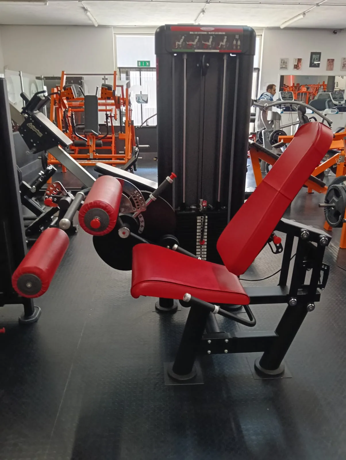 Dual Leg Extension e Seated Leg Curling Panatta nella sala Revenge Gym