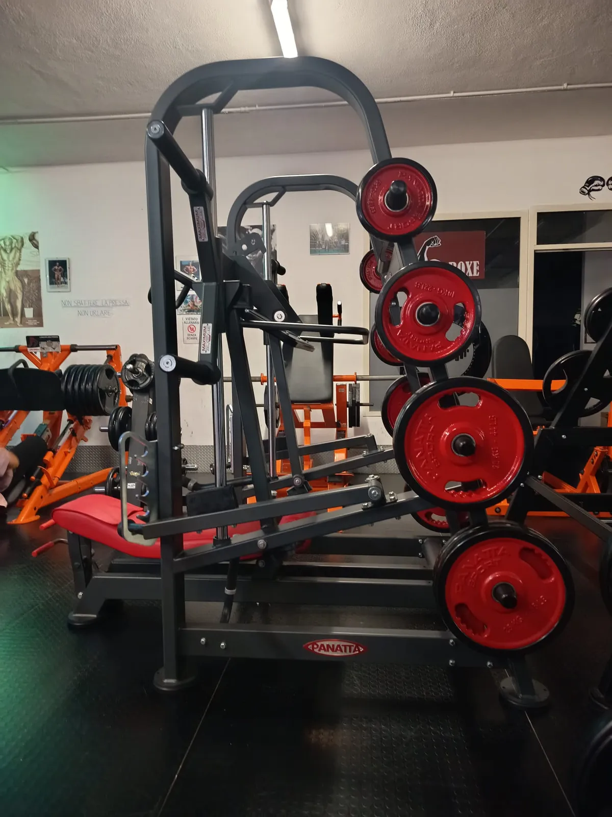 Super Vertical Leg Press Panatta nella sala Revenge Gym